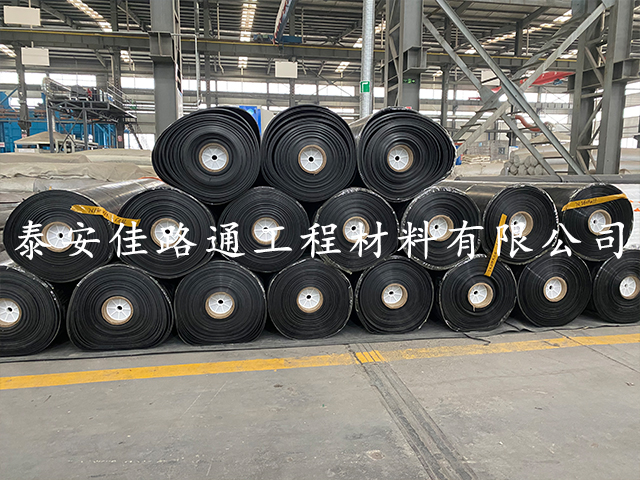 沼气池建设工程中为何要选择黑色土工膜? 沼气池建设工程中为何要选择黑色土工膜?