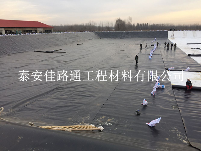 厂家在防渗土工膜生产工艺中做到严格把控 厂家在防渗土工膜生产工艺中做到严格把控