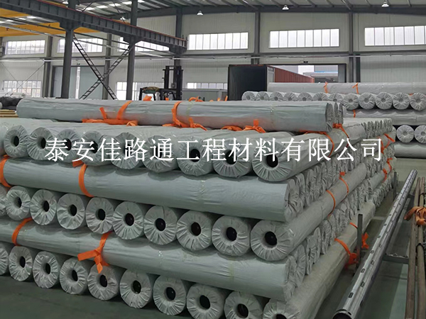 固体尾矿库防渗土工膜的焊接工作刻不容缓 固体尾矿库防渗土工膜的焊接工作刻不容缓