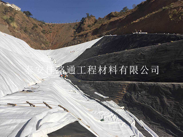 垃圾填埋场防渗膜铺设选择技巧:新颖视角下的考量 垃圾填埋场防渗膜铺设选择技巧:新颖视角下的考量