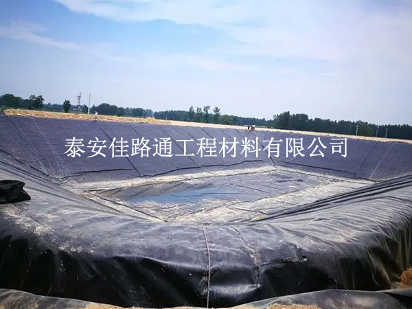 沼气池防渗膜梅雨季节铺设技巧 沼气池防渗膜梅雨季节铺设技巧