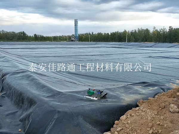 盐场垃圾填埋场防渗膜使用寿命探析 盐场垃圾填埋场防渗膜使用寿命探析
